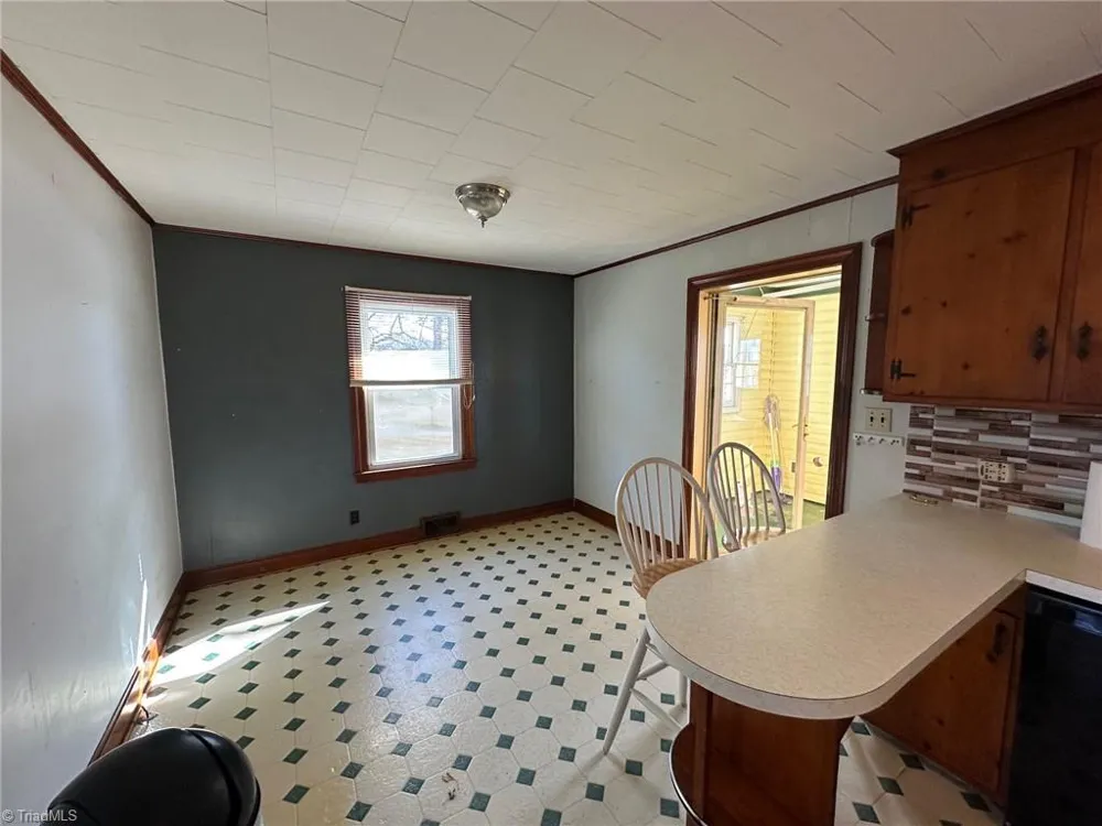 8431 Austin Traphill Road Elkin, NC 28621