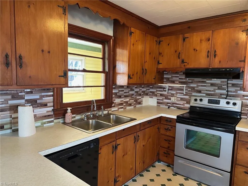 8431 Austin Traphill Road Elkin, NC 28621
