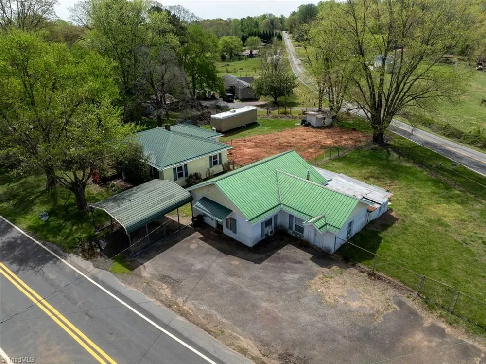 8431 Austin Traphill Road Elkin, NC 28621
