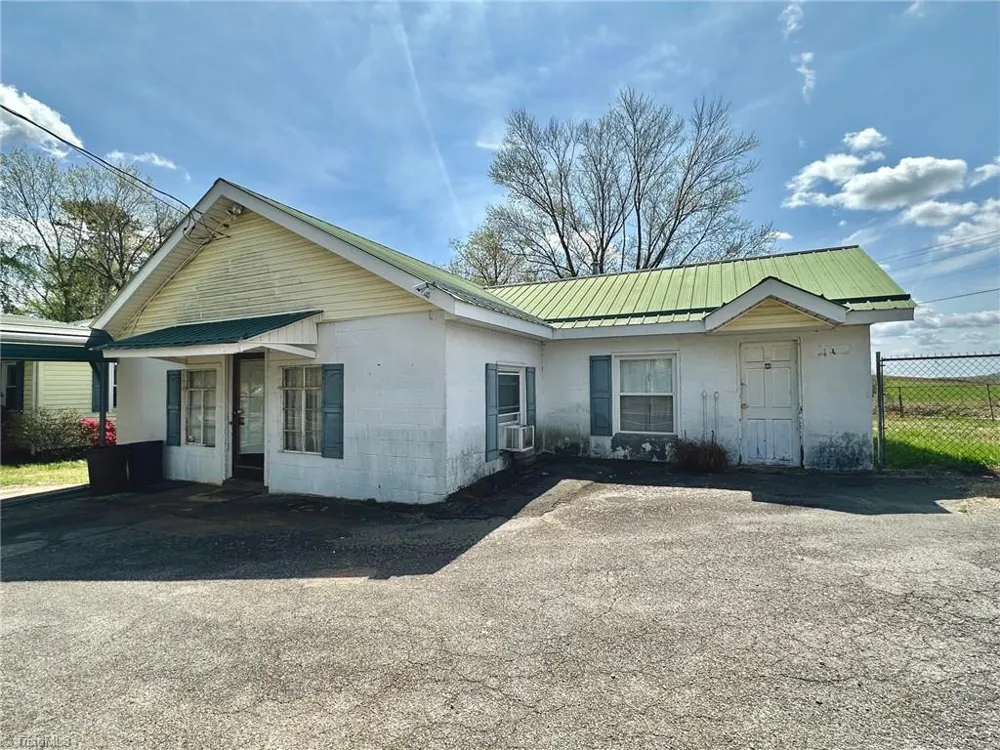 8431 Austin Traphill Road Elkin, NC 28621