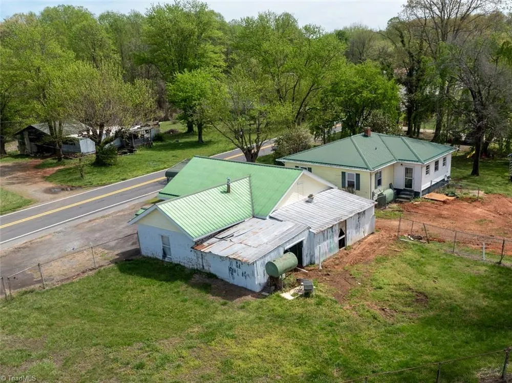 8431 Austin Traphill Road Elkin, NC 28621