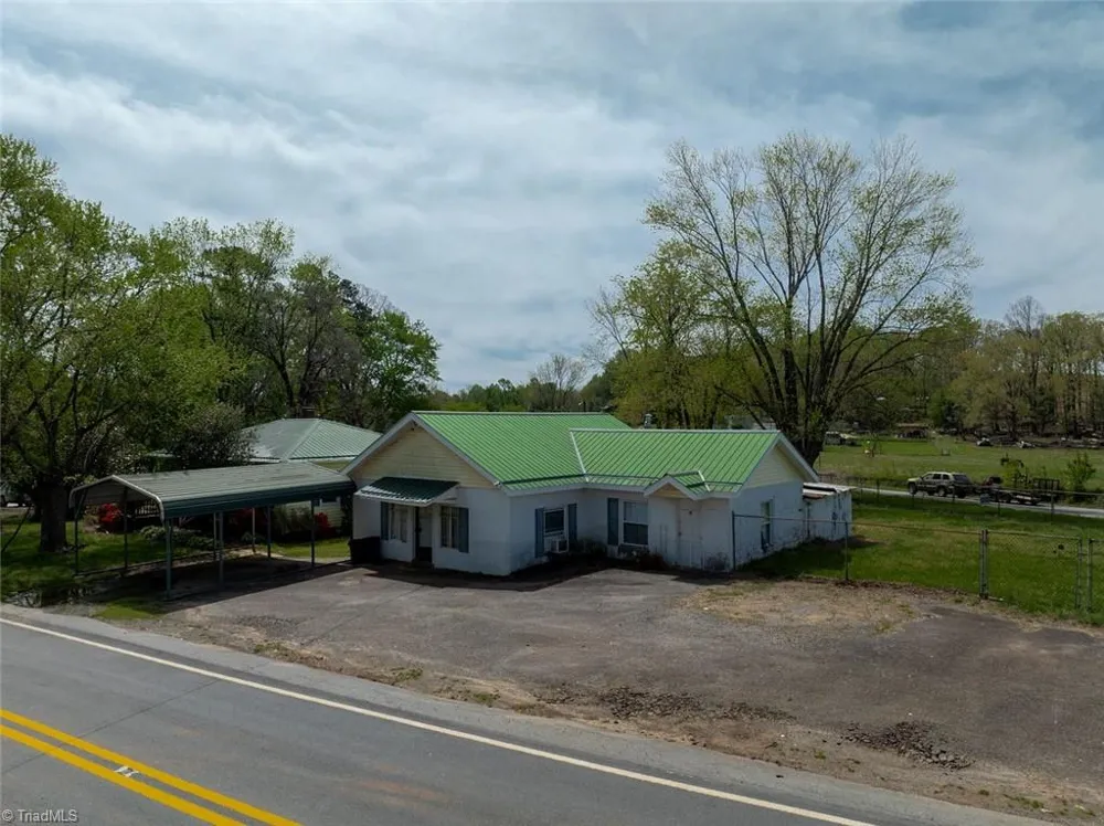 8431 Austin Traphill Road Elkin, NC 28621