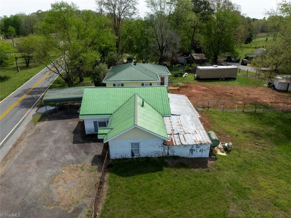 8431 Austin Traphill Road Elkin, NC 28621
