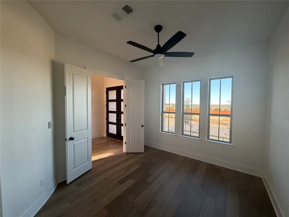 105 Gibbs Drive Liberty Hill, TX 78642