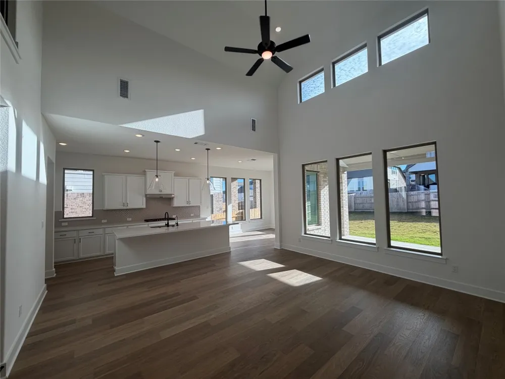 105 Gibbs Drive Liberty Hill, TX 78642