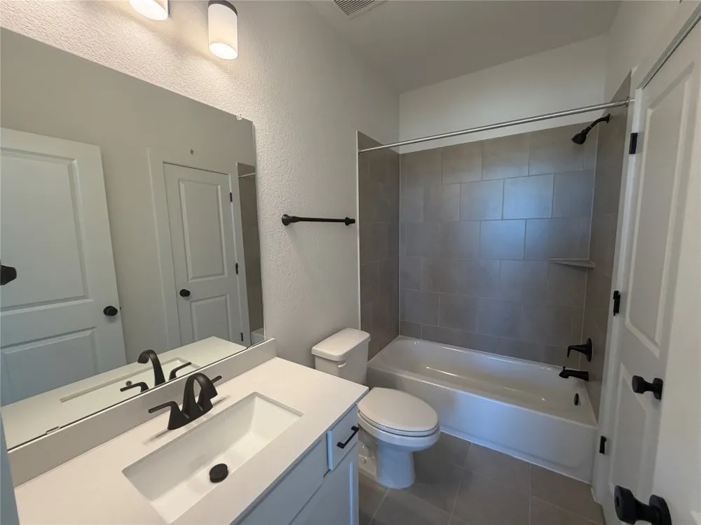 105 Gibbs Drive Liberty Hill, TX 78642