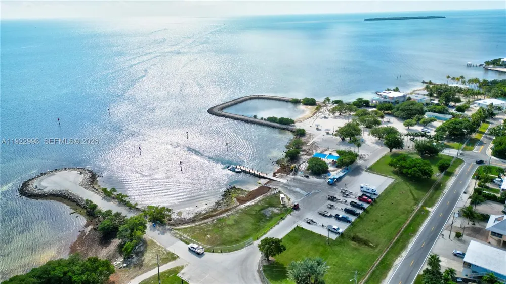 137 Pacific Ave Tavernier, FL 33070