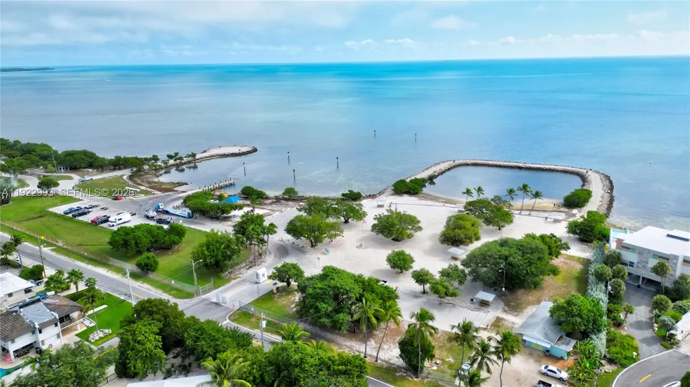 137 Pacific Ave Tavernier, FL 33070