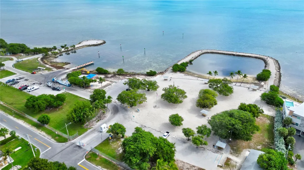 137 Pacific Ave Tavernier, FL 33070