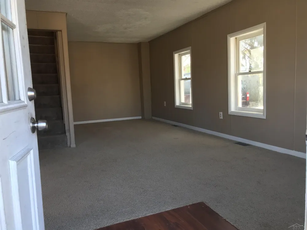 1608 S Hamilton Street Saginaw City, MI 48602