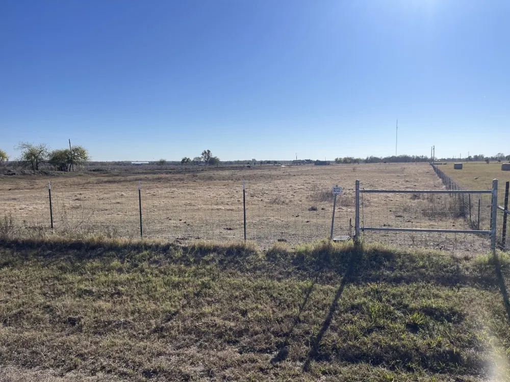 14322 FM 619 Coupland, TX 78615