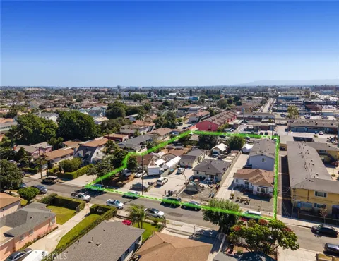 4322 W 106th