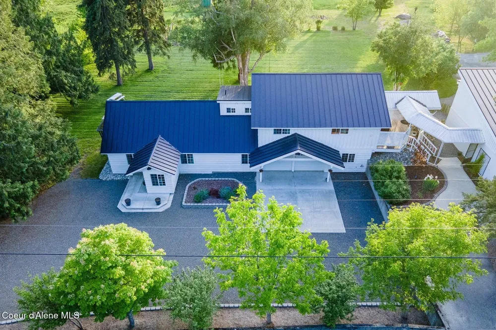 1041 Bottle Bay Road Sagle, ID 83860
