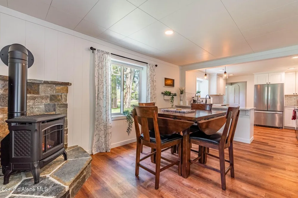 1041 Bottle Bay Road Sagle, ID 83860