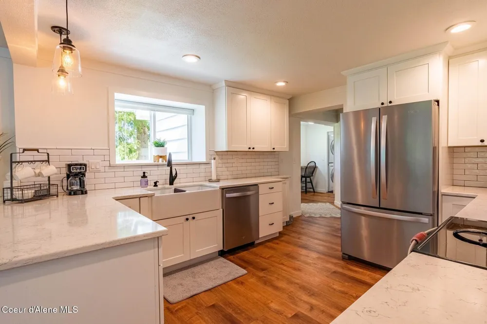 1041 Bottle Bay Road Sagle, ID 83860