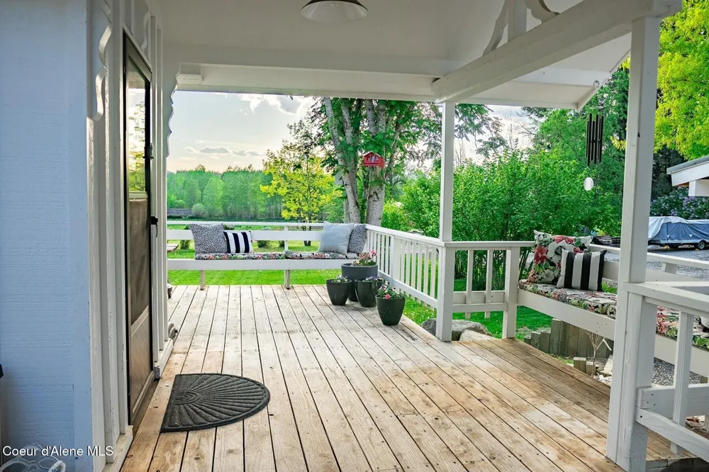 1041 Bottle Bay Road Sagle, ID 83860