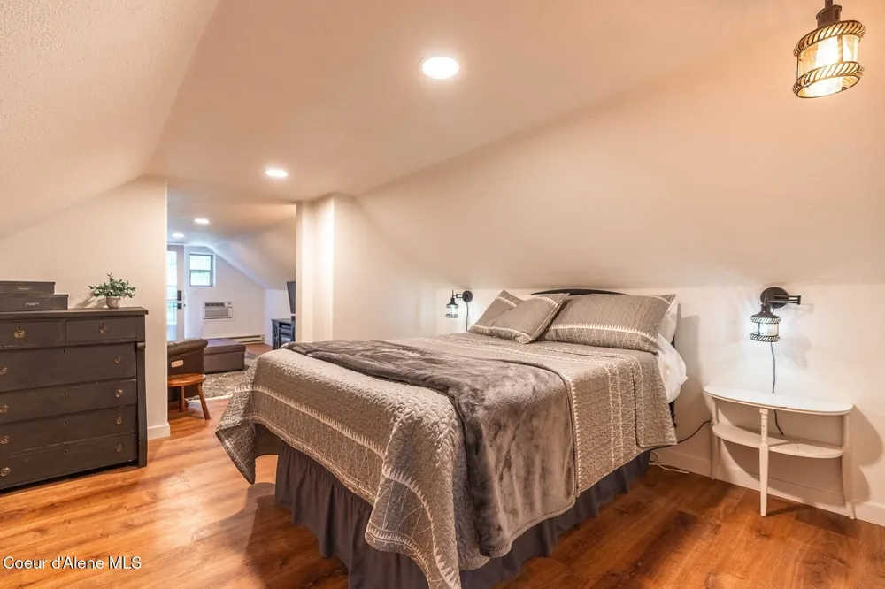 1041 Bottle Bay Road Sagle, ID 83860