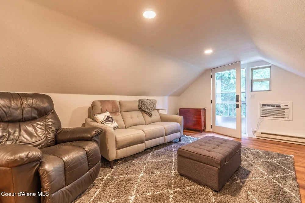 1041 Bottle Bay Road Sagle, ID 83860