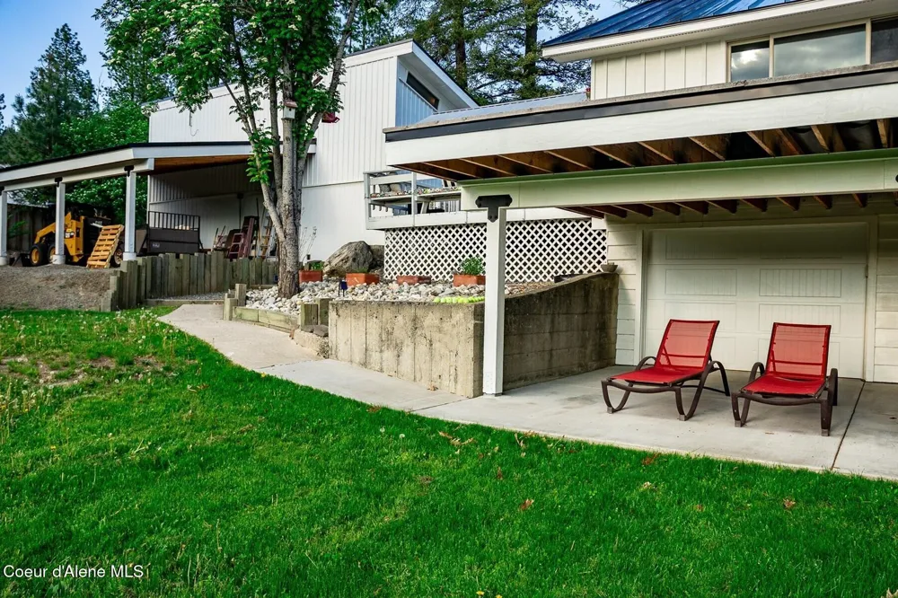 1041 Bottle Bay Road Sagle, ID 83860