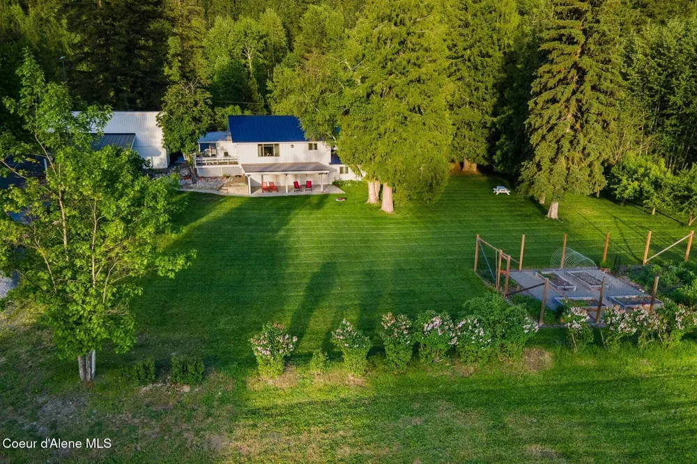 1041 Bottle Bay Road Sagle, ID 83860