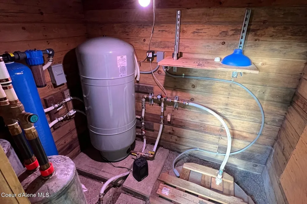 1041 Bottle Bay Road Sagle, ID 83860
