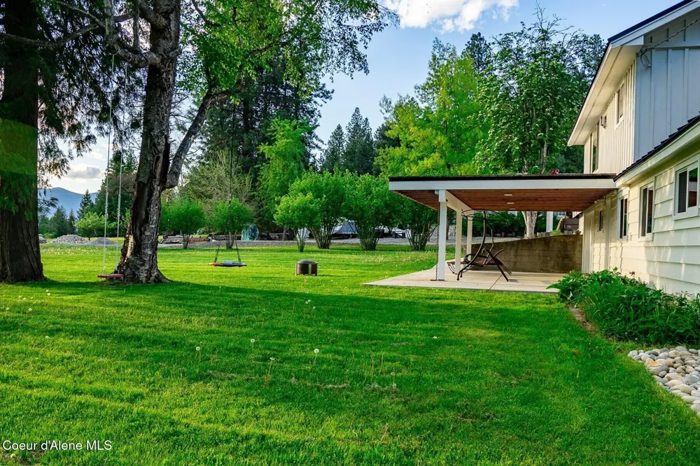 1041 Bottle Bay Road Sagle, ID 83860