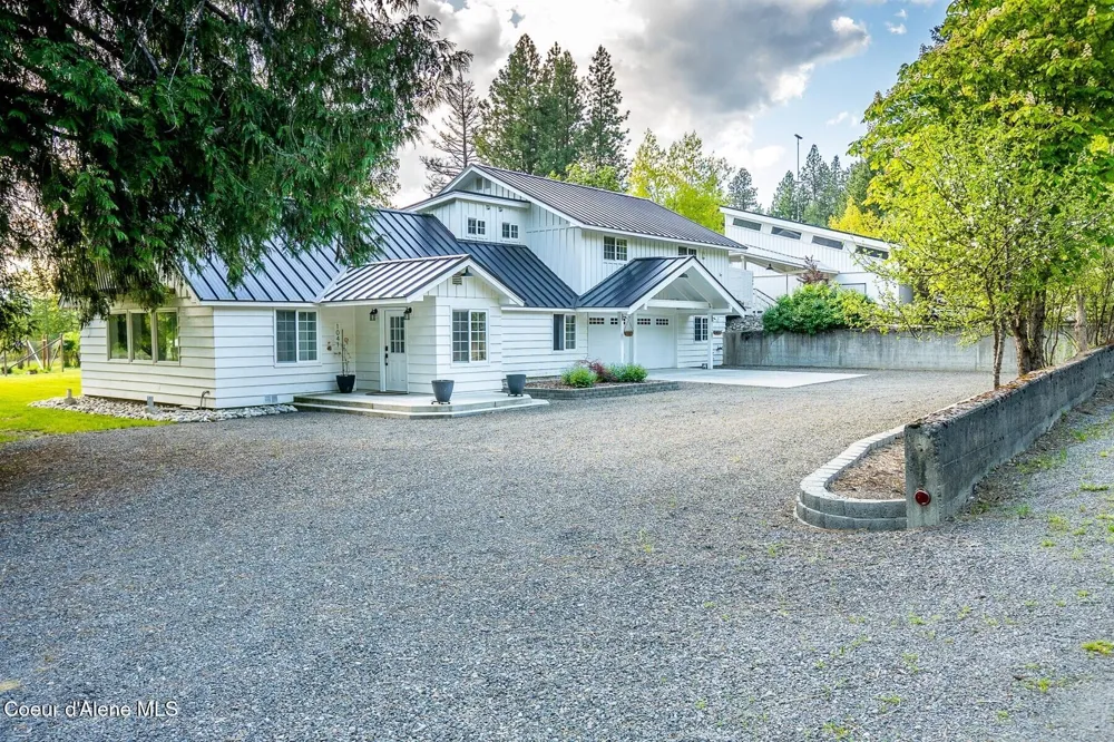 1041 Bottle Bay Road Sagle, ID 83860