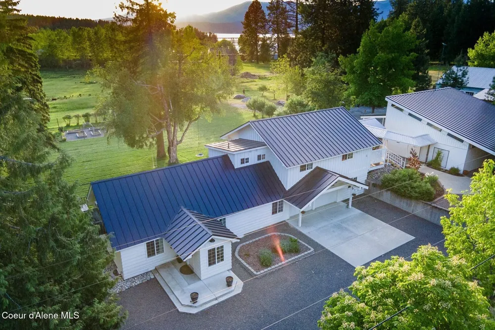 1041 Bottle Bay Road Sagle, ID 83860