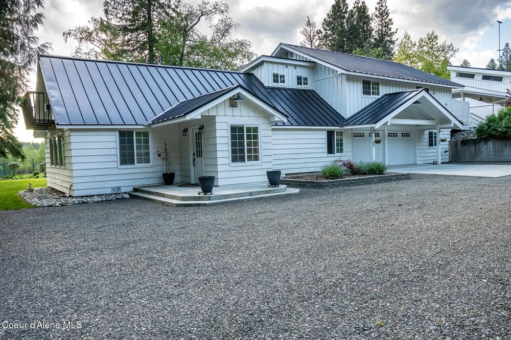 1041 Bottle Bay Road Sagle, ID 83860