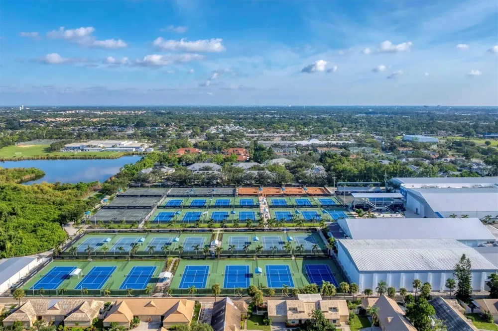5421 46TH COURT W Bradenton, FL 34210