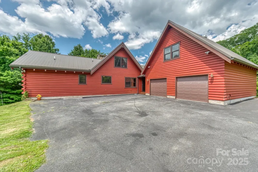 5023 Elk Park Highway Elk Park, NC 28622