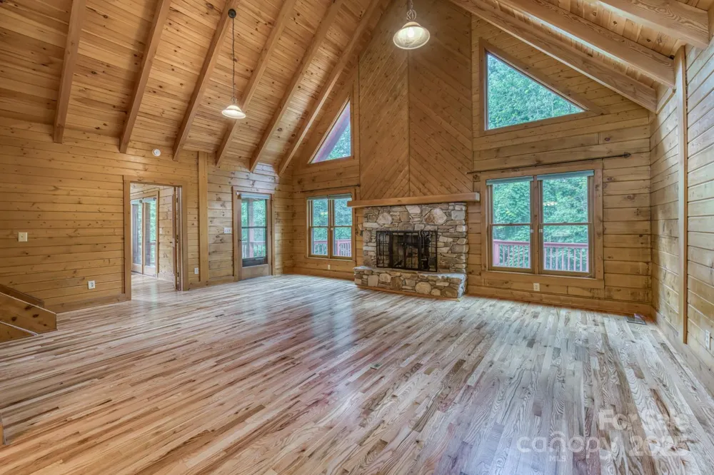 5023 Elk Park Highway Elk Park, NC 28622