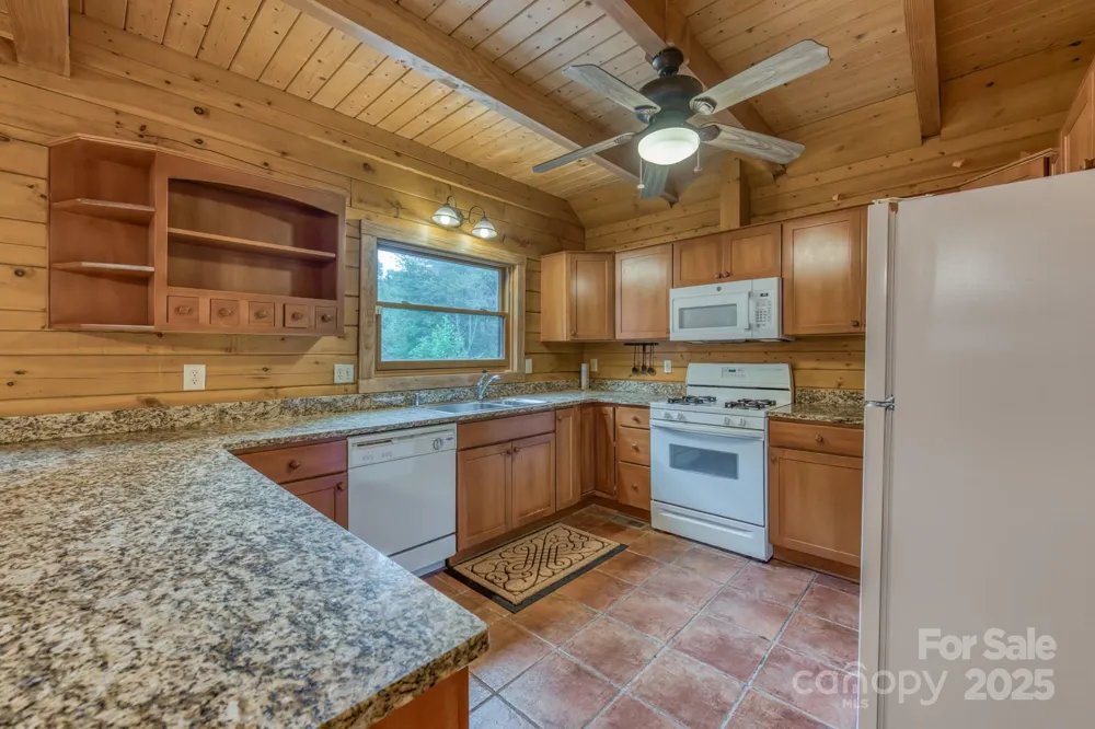5023 Elk Park Highway Elk Park, NC 28622