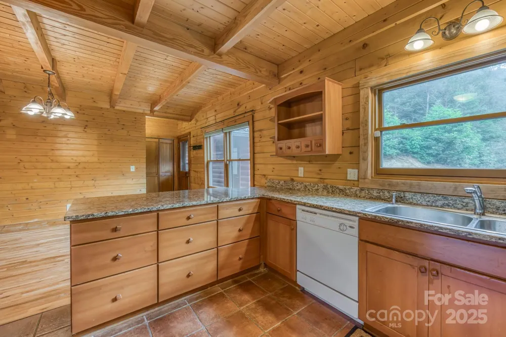 5023 Elk Park Highway Elk Park, NC 28622