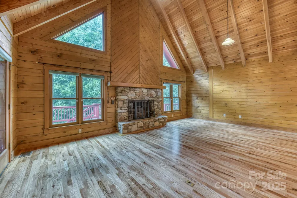 5023 Elk Park Highway Elk Park, NC 28622