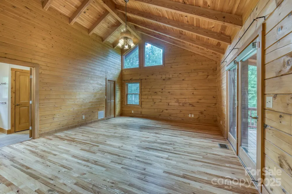 5023 Elk Park Highway Elk Park, NC 28622