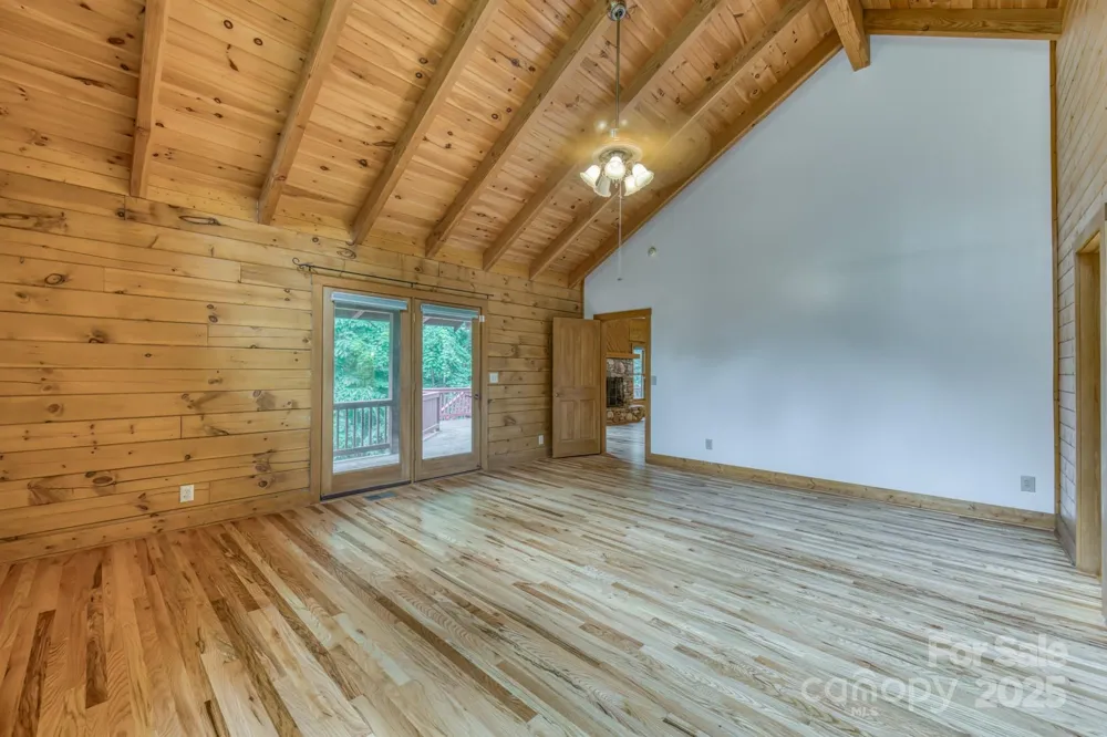 5023 Elk Park Highway Elk Park, NC 28622