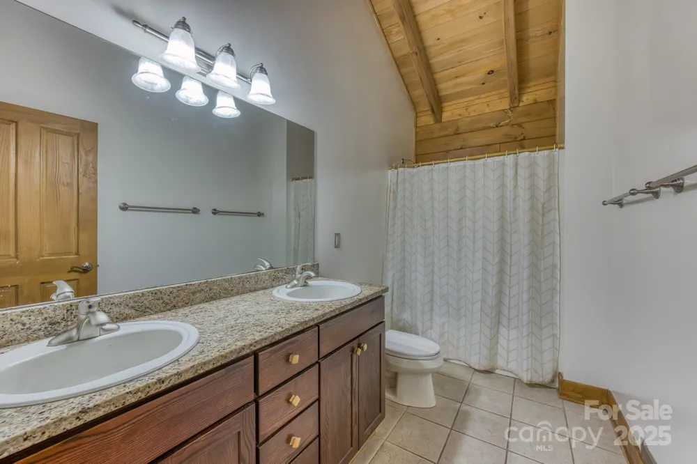 5023 Elk Park Highway Elk Park, NC 28622