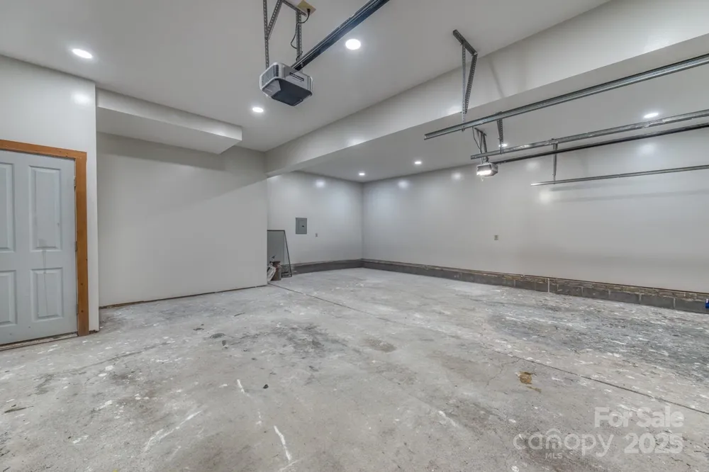 5023 Elk Park Highway Elk Park, NC 28622