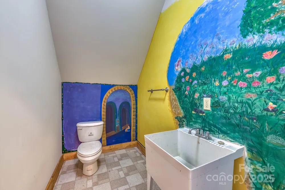 5023 Elk Park Highway Elk Park, NC 28622