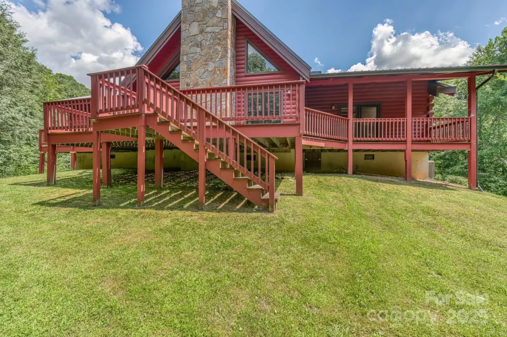 5023 Elk Park Highway Elk Park, NC 28622