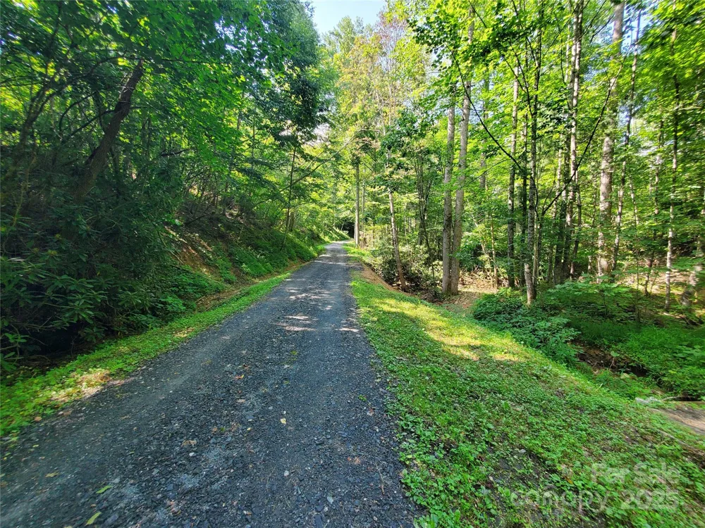 5023 Elk Park Highway Elk Park, NC 28622