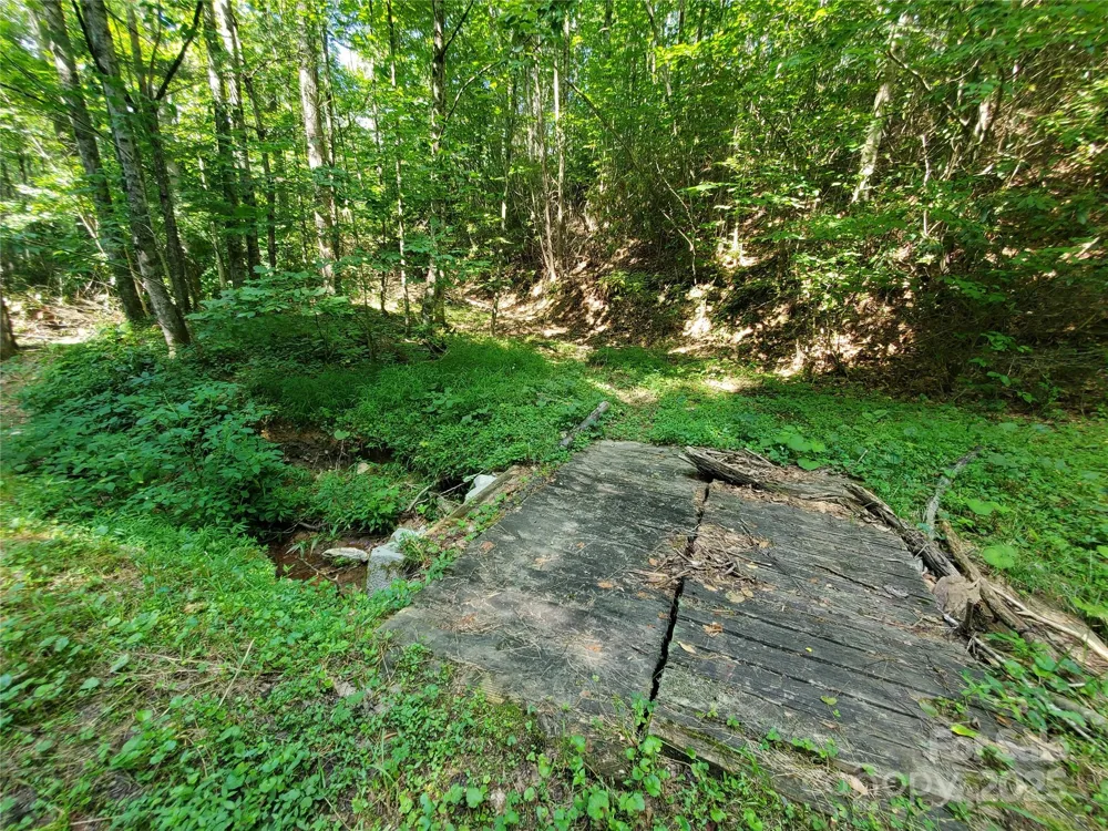 5023 Elk Park Highway Elk Park, NC 28622