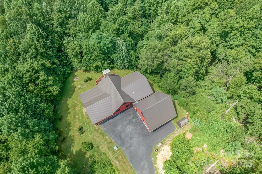 5023 Elk Park Highway Elk Park, NC 28622