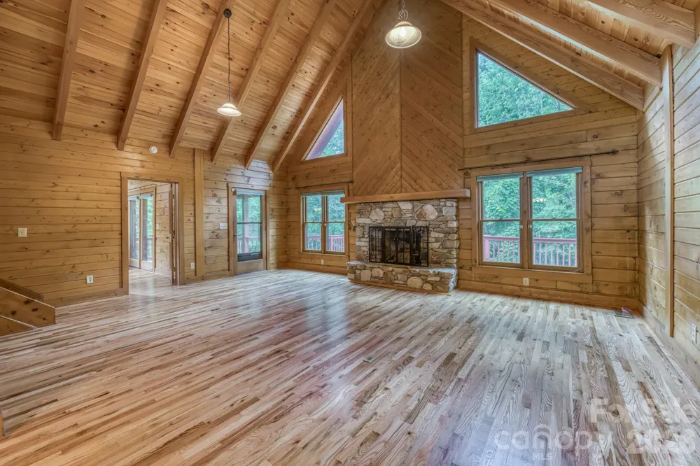 5023 Elk Park Highway Elk Park, NC 28622