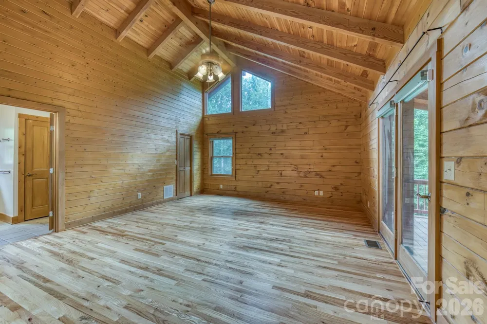 5023 Elk Park Highway Elk Park, NC 28622