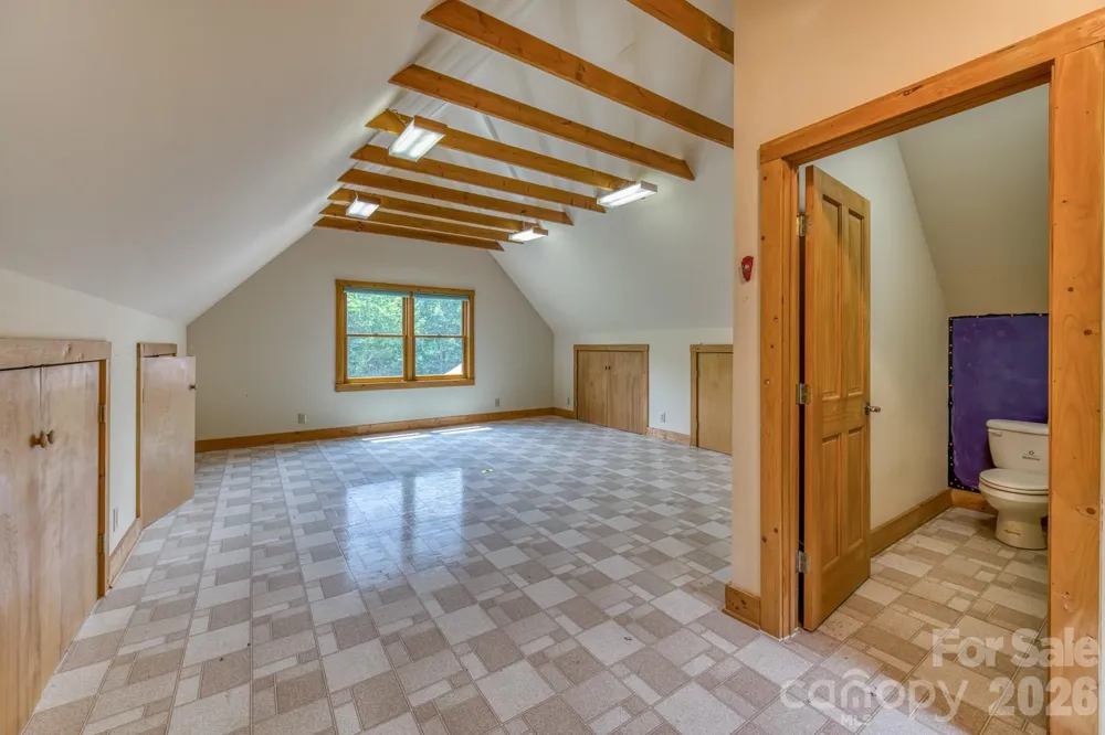 5023 Elk Park Highway Elk Park, NC 28622