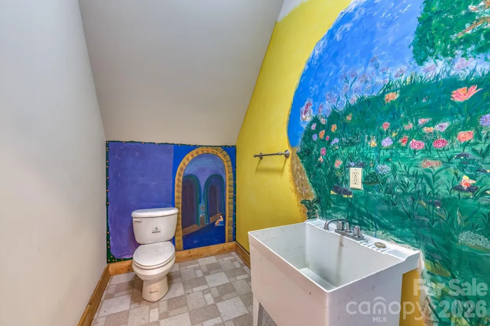 5023 Elk Park Highway Elk Park, NC 28622