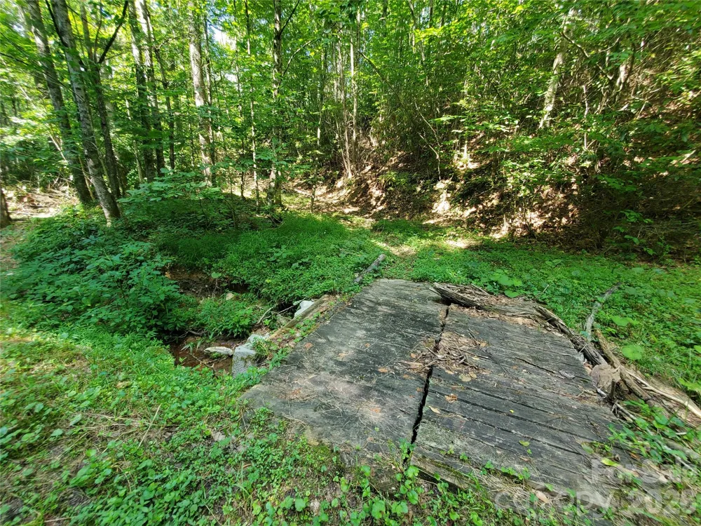 5023 Elk Park Highway Elk Park, NC 28622