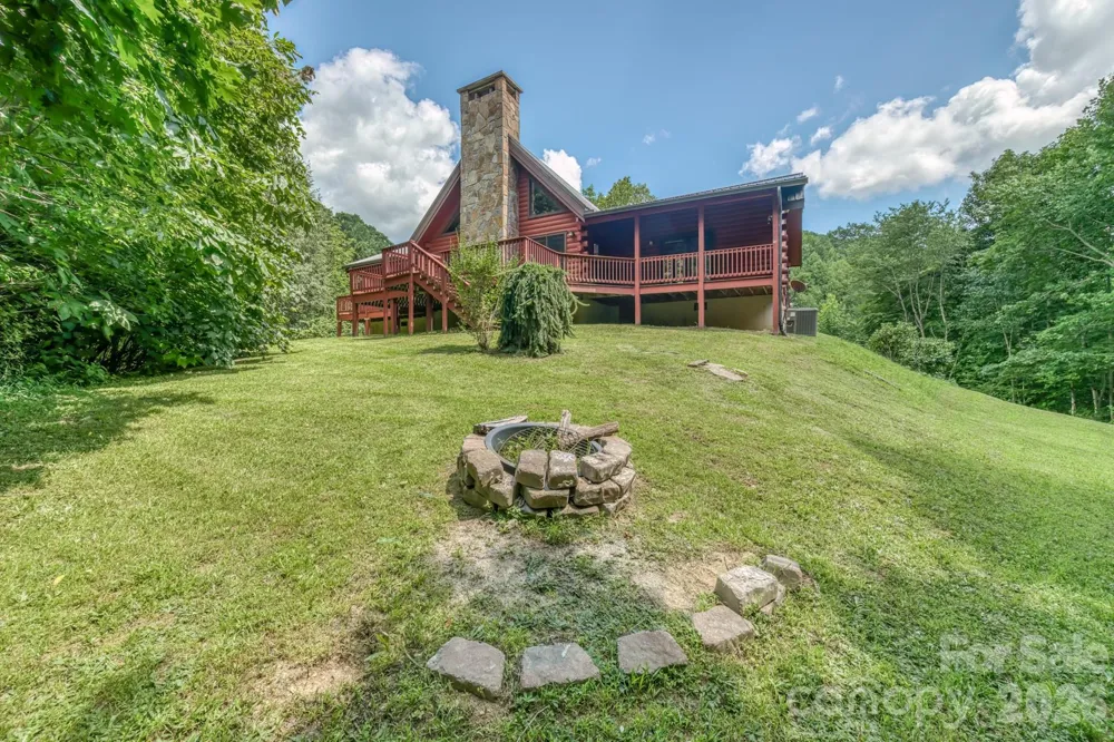 5023 Elk Park Highway Elk Park, NC 28622
